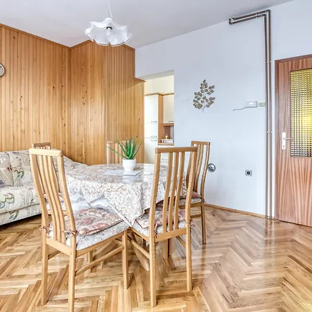 Apartament Maklen-2 By Interhome